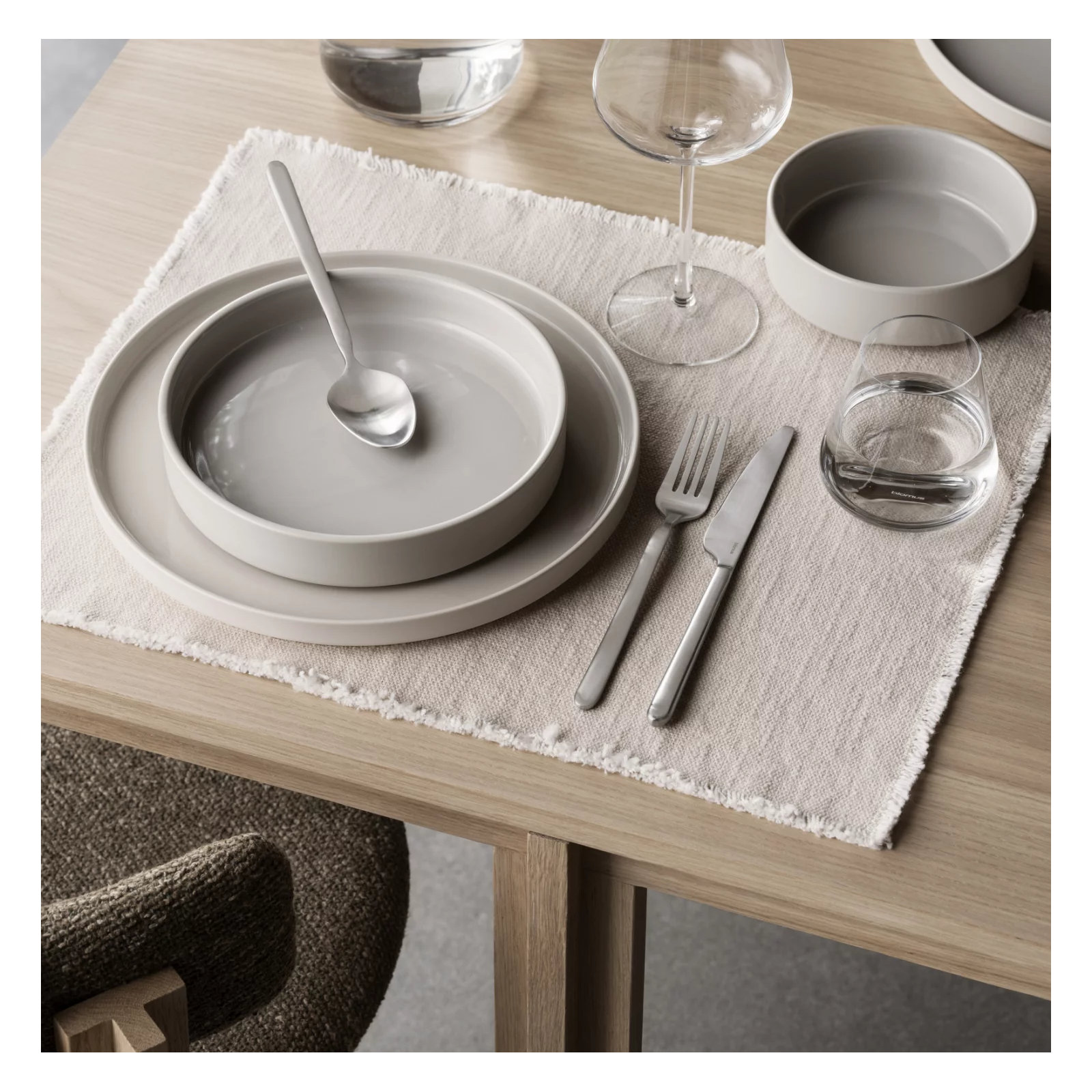 PILAR Stoneware 10.63" Dinner Plate, Moonbeam/Cream