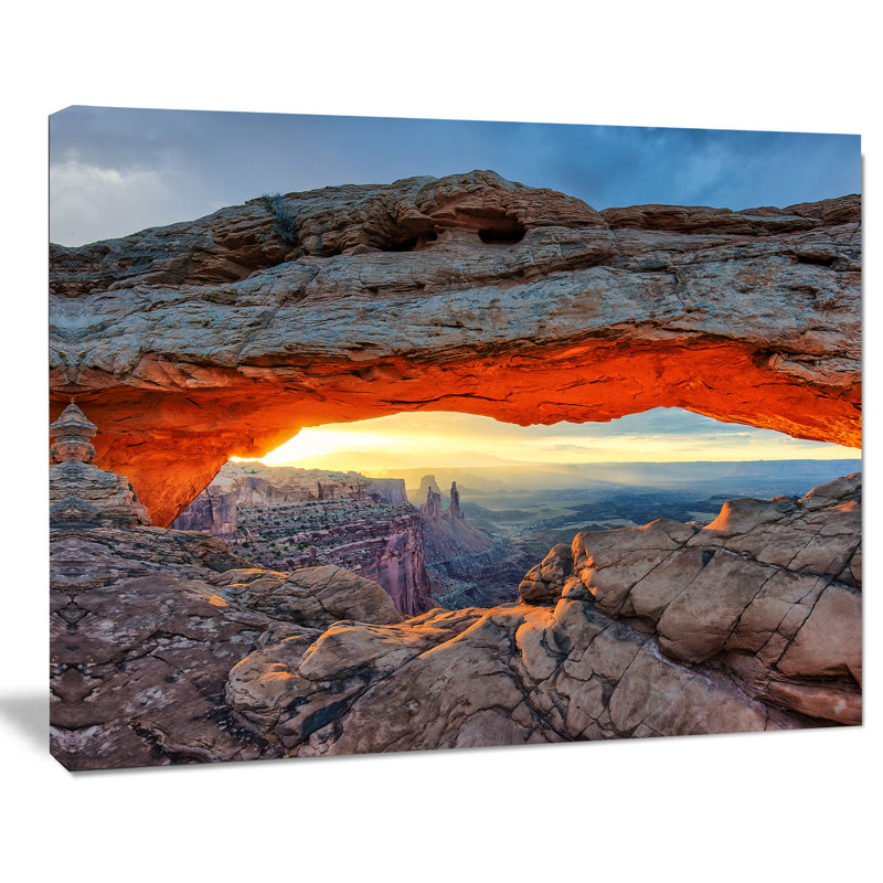 «Sunrise at Mesa Arch in Canyon», reproduction de photo sur toile tendue, H 30 po x l 40 po x P 1 po