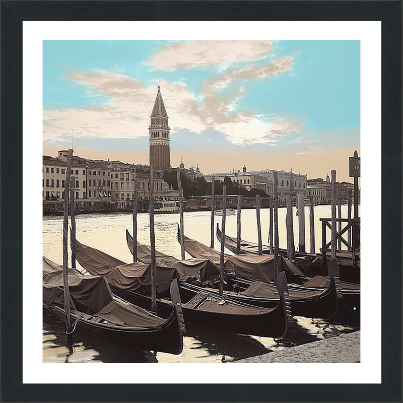 «Campanile Vista with Gondolas I» par Alan Blaustein, reproduction de photo encadrée, H 33,5 po x l 33,5 po x P 0,75 po