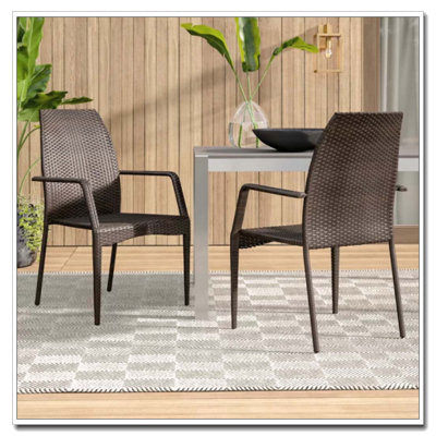 Chaises d'extérieur en osier