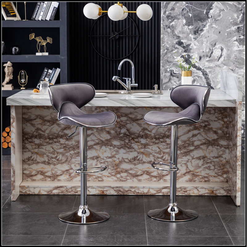 Ensemble de 2 tabourets pivotants rembourrés en velours Masaccio, combinant confort, style et polyvalence pour les cuisines et les bars modernes