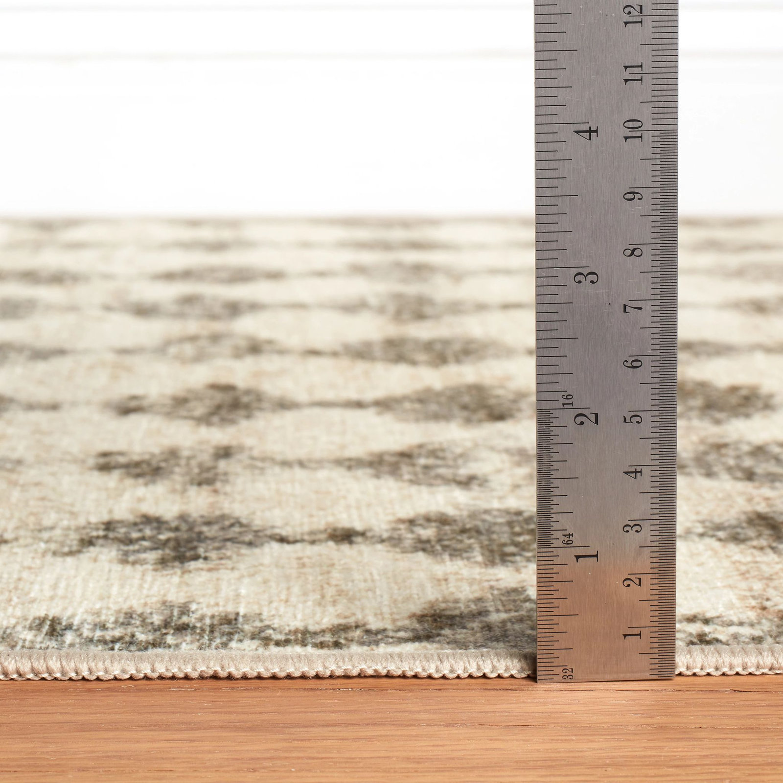 Izzy Grey Machine Washable Rug, Rectangle 6' x 9'