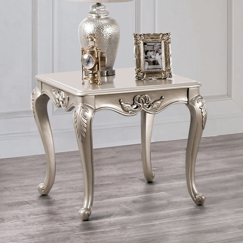 Table de bout de style traditionnel, H 24,5 po x l 26,5 po x P 28,5 po, Champagne