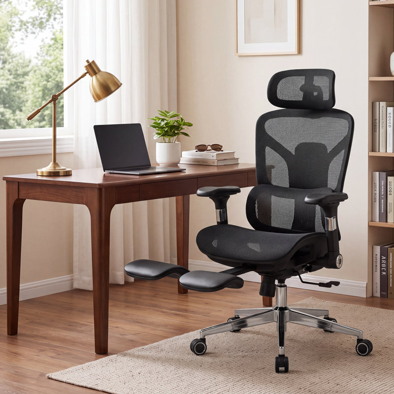 Chaise de bureau ergonomique moderne à haut dossier et bureau en bois