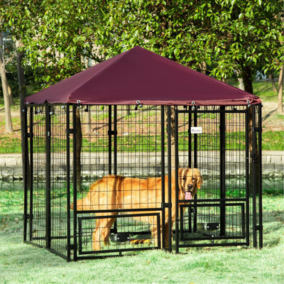 Chenil d'extérieur pour chien 5 'X - Robuste en acier, auvent, bols rotatifs, sans rendez-vous pour animaux de compagnie, noir et rouge et recouvert d'eau, chiens de l'aire de jeu, rouge / noir