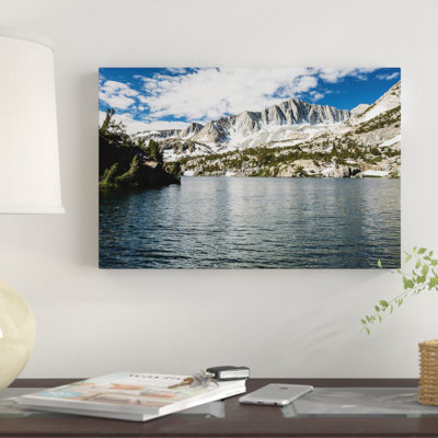 Rivière avec chaîne de montagnes - reproduction de photo sur toile