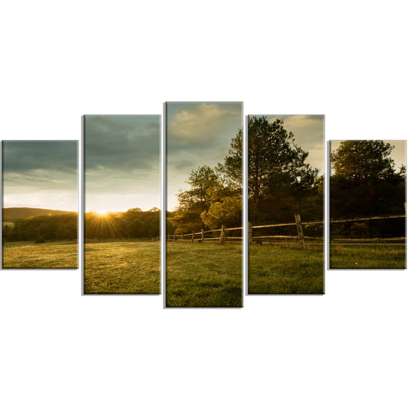 « magnifique soleil dans l’ensemble de la ferme », reproduction de photo à multiples images sur toile