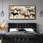Illustration abstraite de chevaux dans des tons neutres, art moderne-111696330-100937219