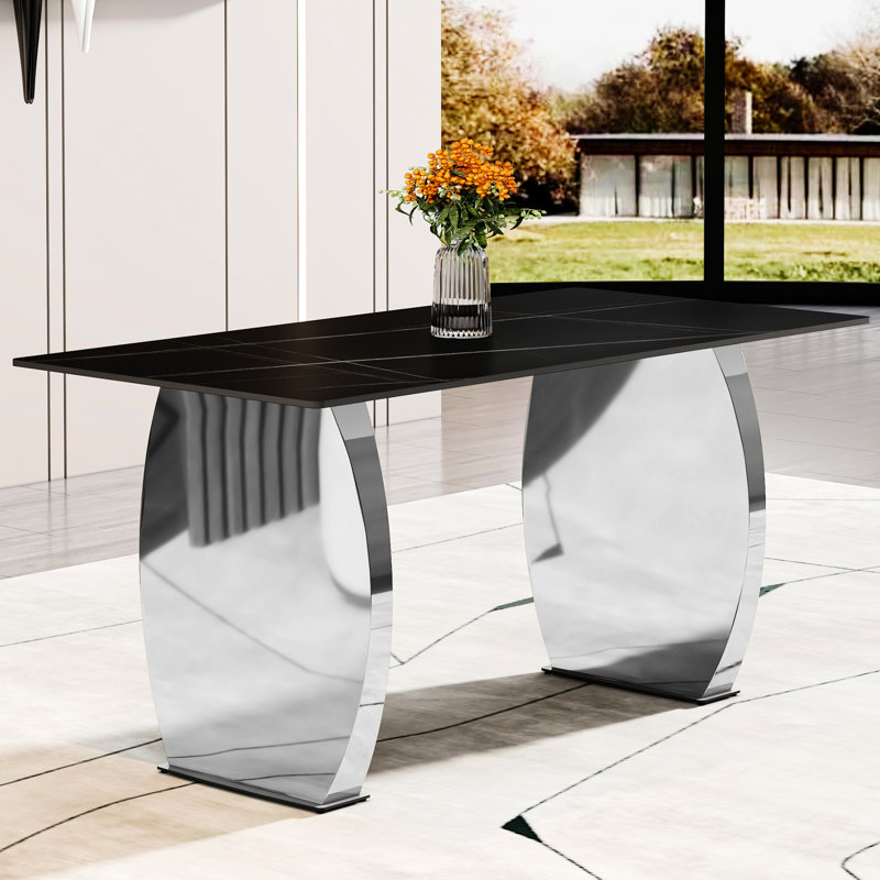 Table rectangulaire moderne avec plateau de table en pierre frittée noire et supports en métal argenté stables, sans danger pour les aliments, antidérapante pour les repas de 0,4 po de hauteur, convient aux espaces commerciaux à domicile, haute