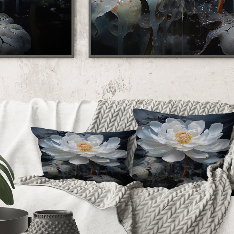 Coussin White Flower Delicate Intricacy I