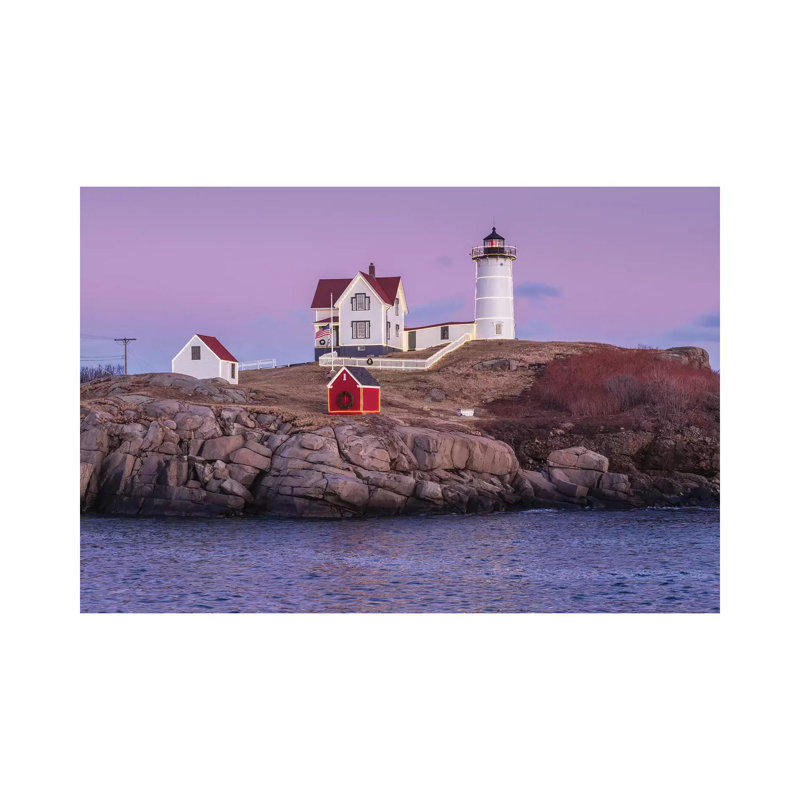 États-Unis, Maine, York Beach. «Nubble Light Lighthouse at Dusk» par Walter Bibikow - reproduction de photo sur toile tendue