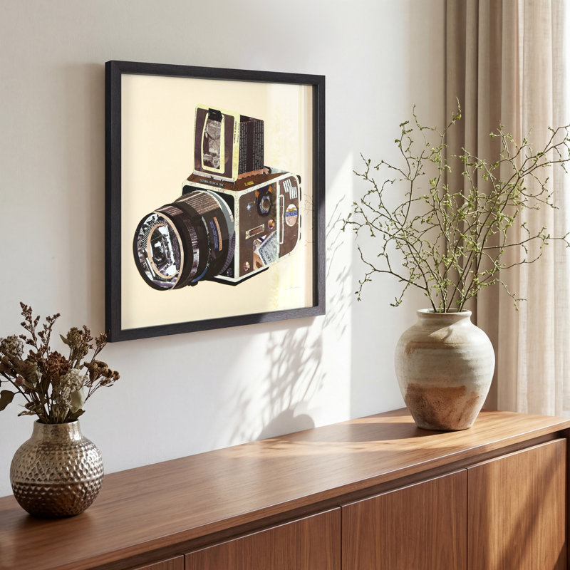 " SLR Camera " by Alex Zeng