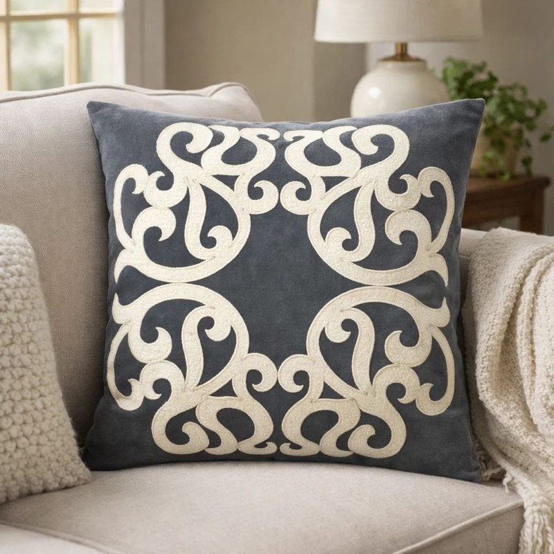 Coussin décoratif Dery, velours gris accent de vigne rétro, carré de 20 pouces, Blanc / Gris