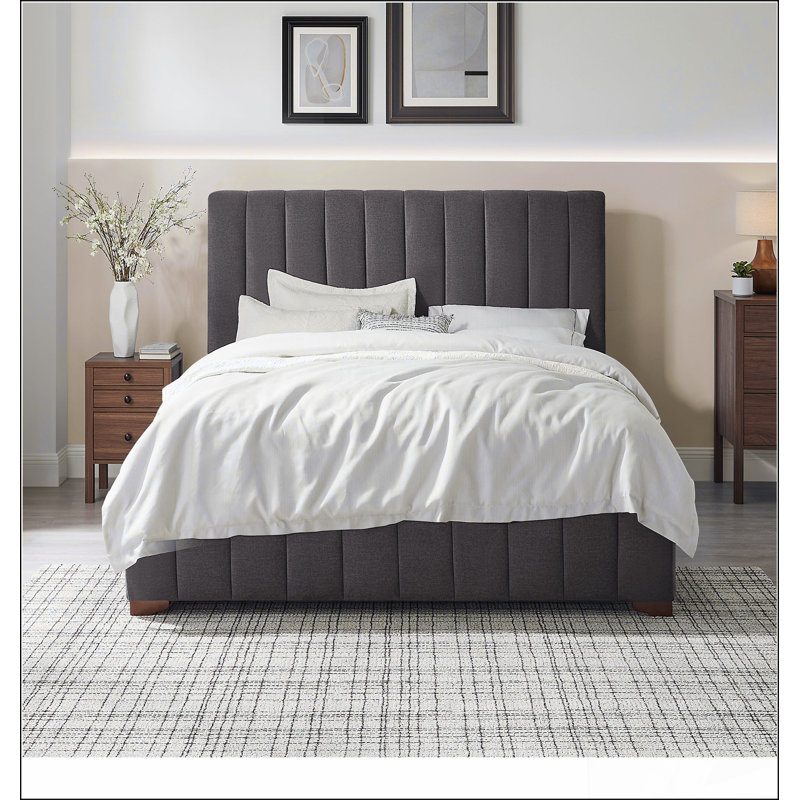 Grand lit gris foncé au confort moelleux et au design élégant pour une expérience de sommeil luxueuse, Grand lit