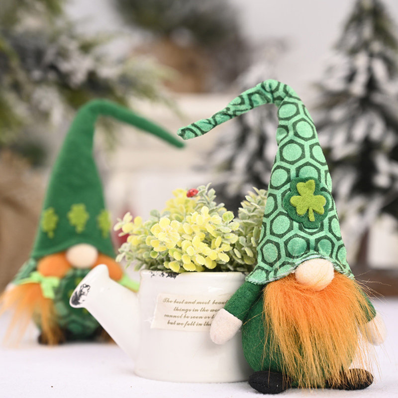 Ornements de fête irlandaise sans visage, green