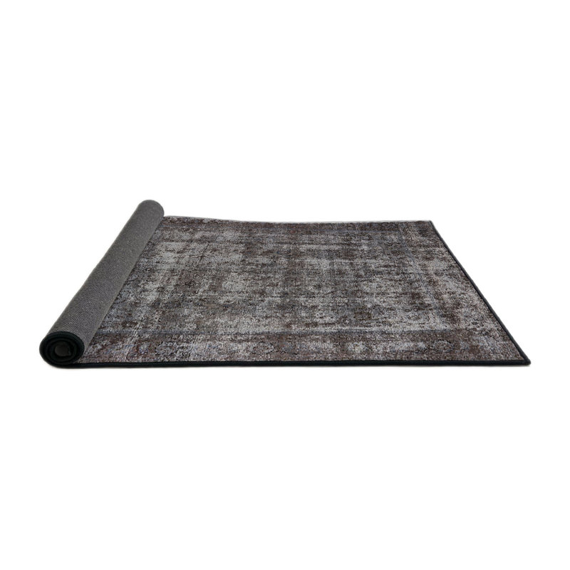 Tapis noir Isakson, Rond 8 pi