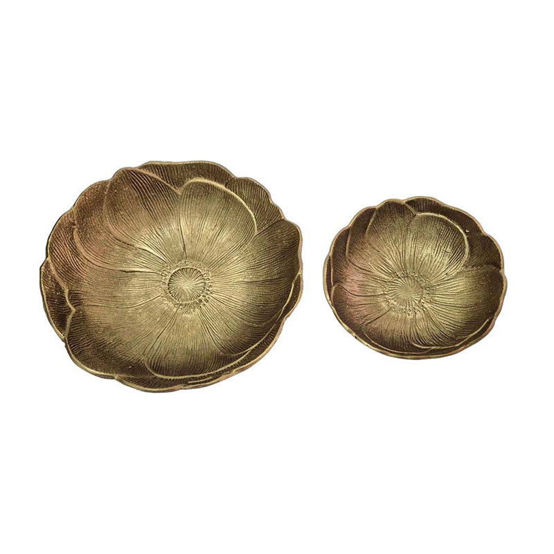 S / 2 bols en aluminium doré avec motif de feuilles texturées et bords festonnés L: P 11,5 po x P 3,5 po