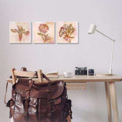 Ensemble de 3 peintures rétro sur toile rose par Judy Stalus