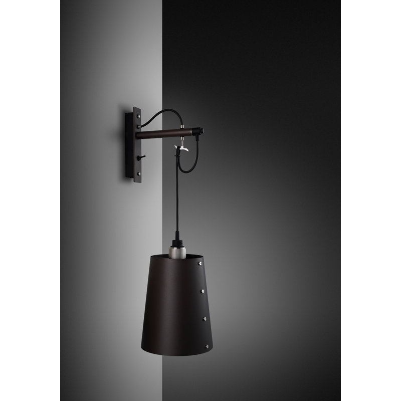 Hooked Wall / Small / Graphite / Brass, 10,2 x 8,3, Graphite / acier