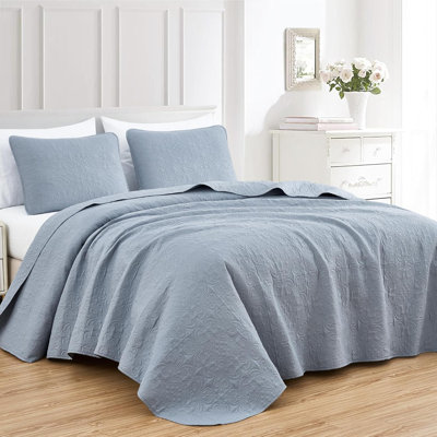Luca 3-Piece Lightweight Microfiber Oversized Bedspread Set