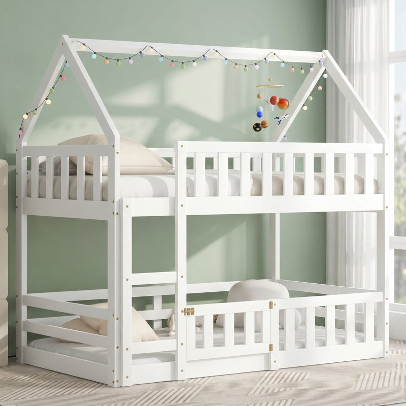 Lit mezzanine double en bois blanc avec garde-robe intégrée, bureau et tablettes de rangement, Blanc