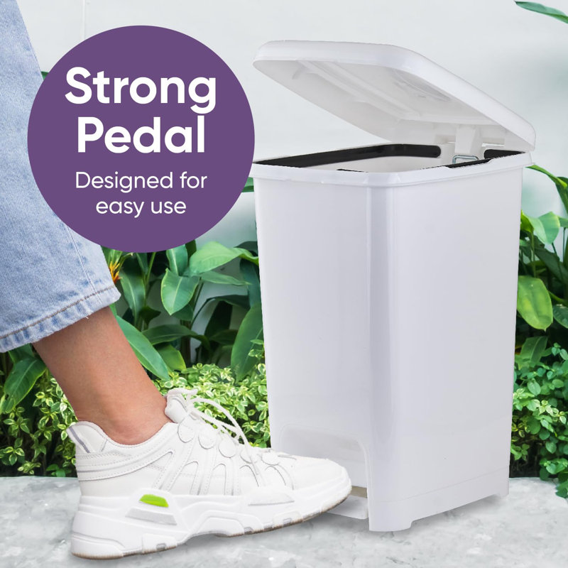 Poubelle à pédale Superio Slim avec couvercle, poubelle en plastique avec pédale pour salle de bain, chambre à coucher, cuisine, bureau, véhicule récréatif, patio ou dortoir, fumée blanche