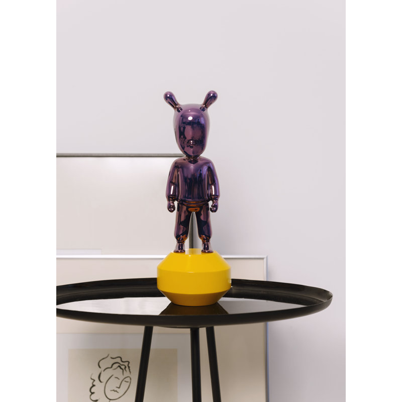 The Guest Figurine, Purple/Yellow