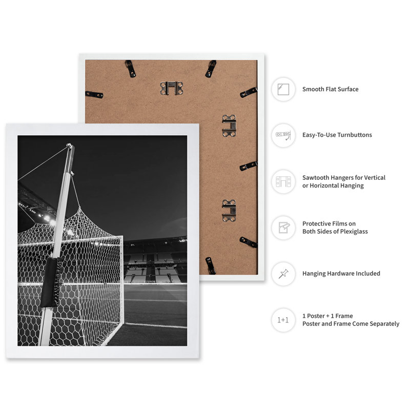 Terrain de soccer, Poster, White Framed, 08"H x 10"W