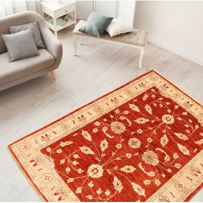 Tapis en laine rouge/beige 4 pi 7 po x 6 pi 10 po "one-of-a-kind" noué la 2010 chobi Adrine