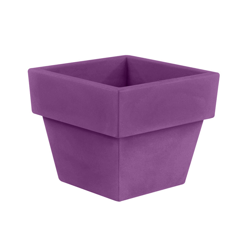 Vaso Resin Pot Planter, Ice, 16.75" H x 19.75" W x 19.75" D