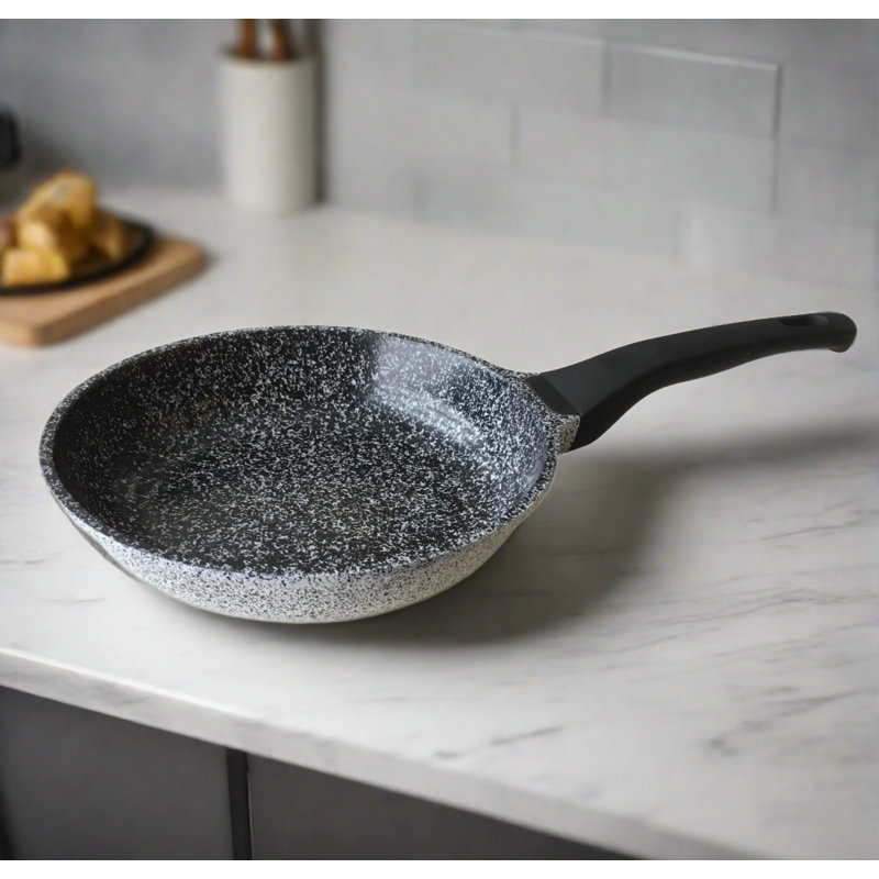 Poêle à frire antiadhésive en aluminium Cuisinox, 8"