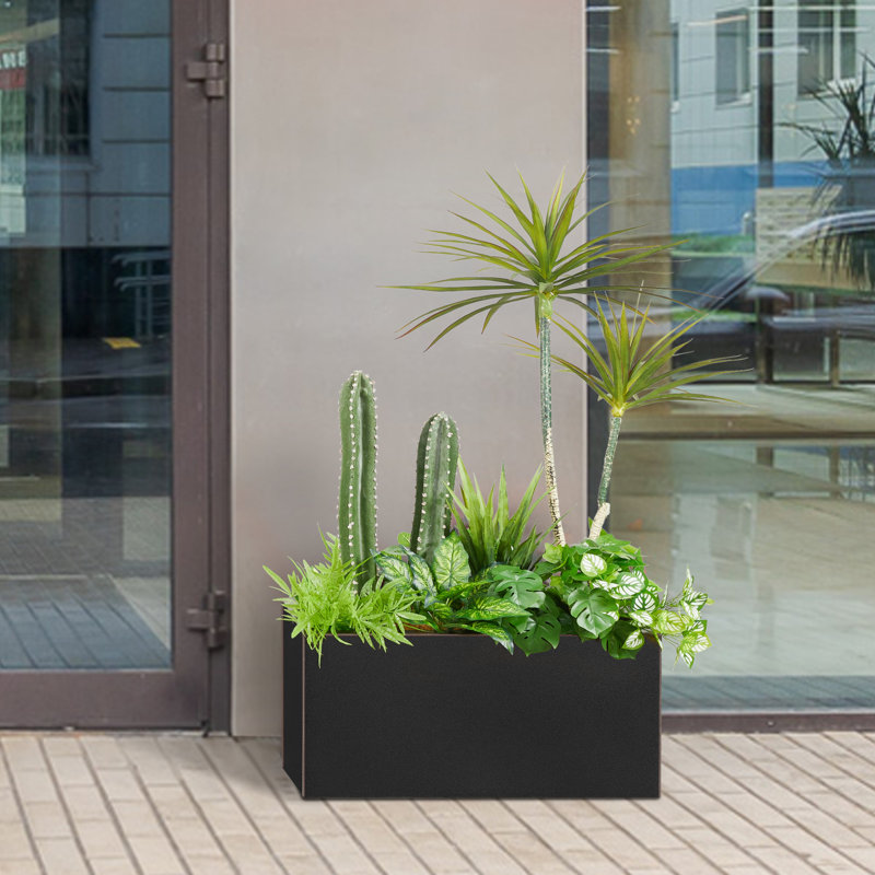 Boîte à fleurs Tormund, H 13 po x l 25 po x P 11 po, Noir / bordure dorée