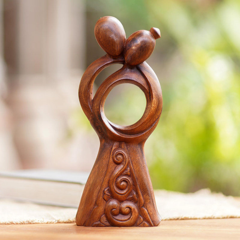 Statuette en bois Ivy Bronx