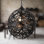 Luminaire suspendu en métal abstrait 16,25 po L 16,25 po