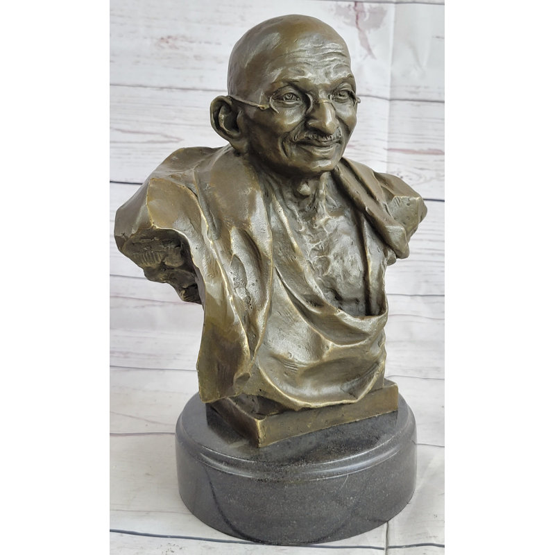 Figurines et sculptures Tareka