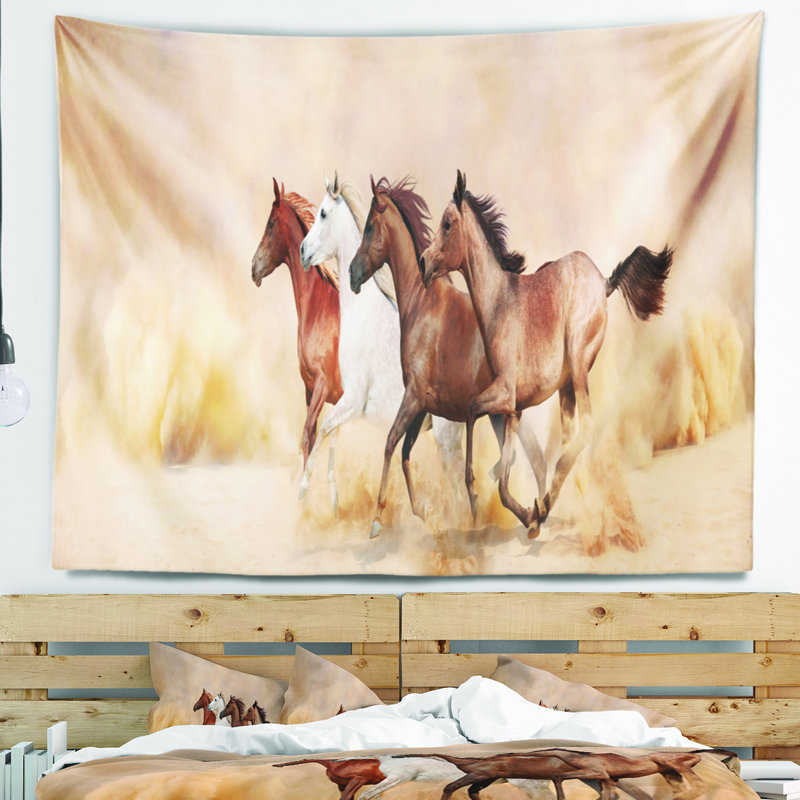 Gallops de troupeau de photographie de paysage dans la tapisserie de tempête de sable, H 68 po x l 80 po