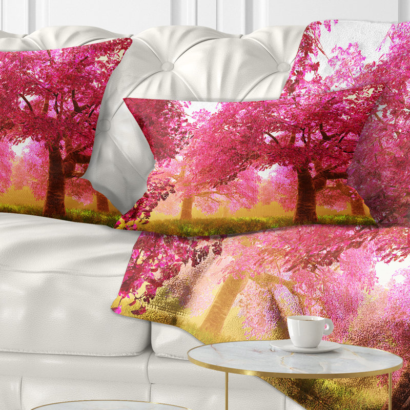 Coussin Mysterious Red Cherry Blossoms - imprimé paysage