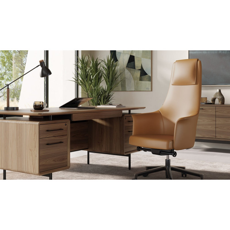 Bolo Swivel Executive Chair, Saddle