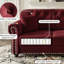 Velours de style Mid-Century bourgogne de 63 po à 2 places, style, garniture cloutée, roulé, boutons, coussins, revêtement en bois et coussin, printemps