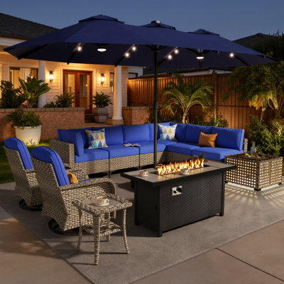 Ensemble de 12 meubles de patio extérieur avec table de foyer 54 po, table basse à lumière solaire et parasol double face 14,5 pi avec base, siège en osier PE pour 8