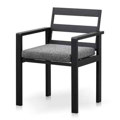 Ensemble de 2 chaises de patio avec coussin amovible, dossier ergonomique à 105 °, structure en métal robuste avec accoudoirs, résistant aux intempéries, noir