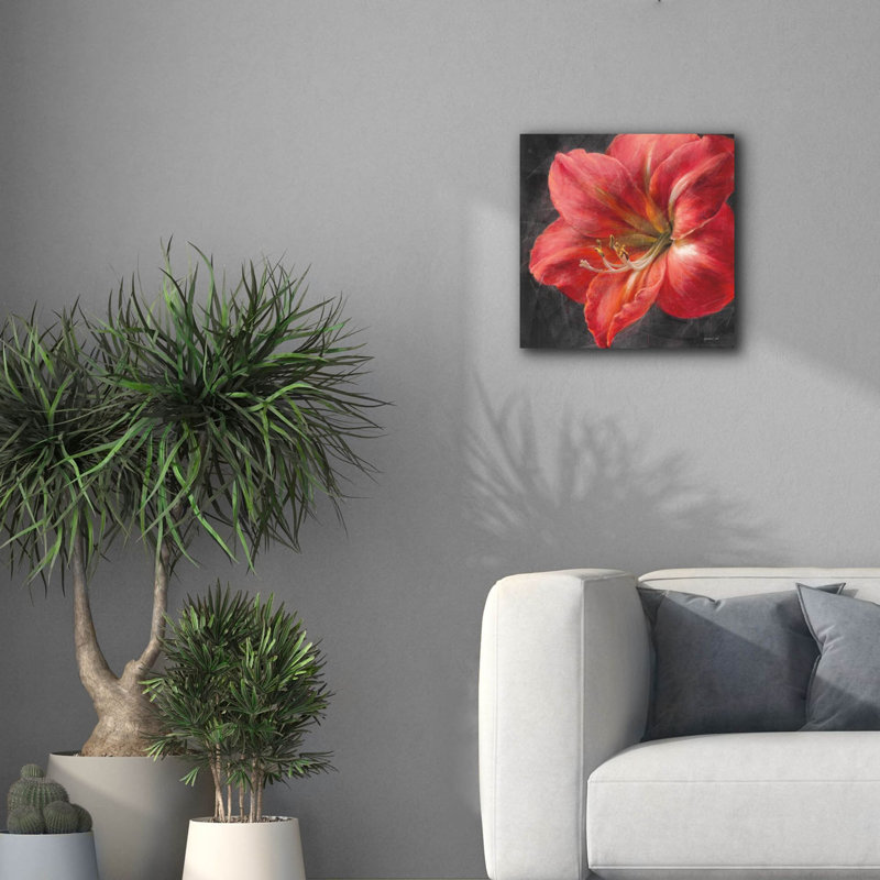 Art mural sur toile  «Vivid Floral 3 C» par Danhui Nai, H 18 po x l 18 po