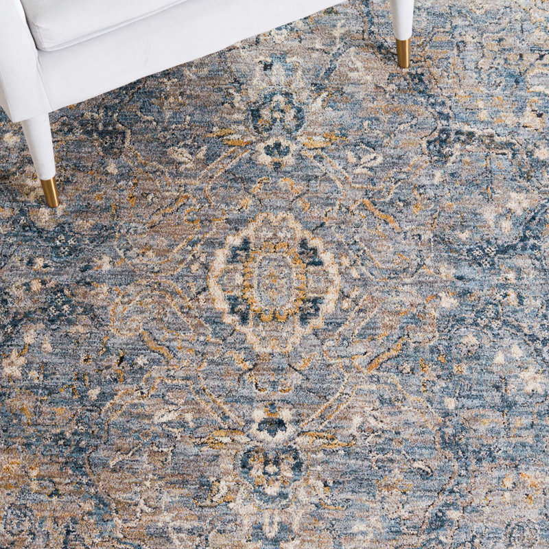 Valencia Performance Oriental Rug, Round 6'4"
