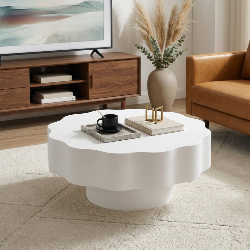 Table basse ronde blanche festonnée, Blanc, crème