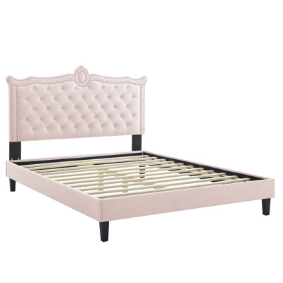 Grand lit plateforme en velours Clara Performance de Modway