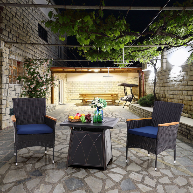 Ensemble de table de foyer d'extérieur avec coussins Leonard