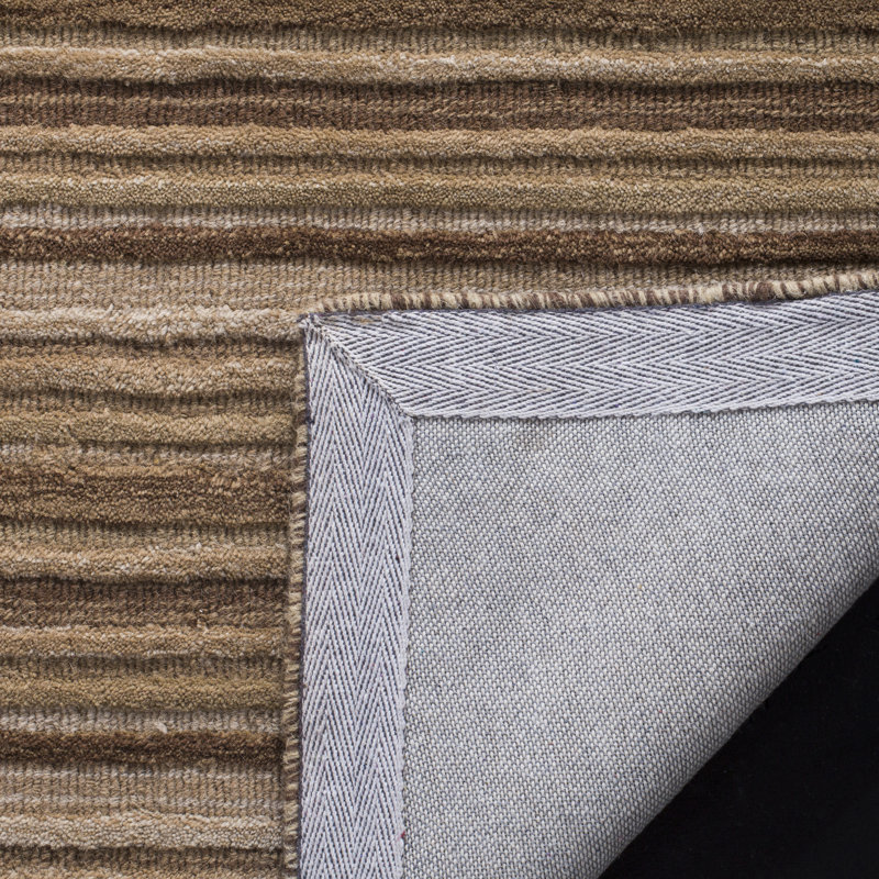 Tapis brun Frederica, Rectangle 7 pi 6 po x 9 pi 6 po