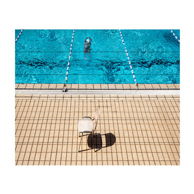«At The Pool On Wood» par Linda Wride, reproduction