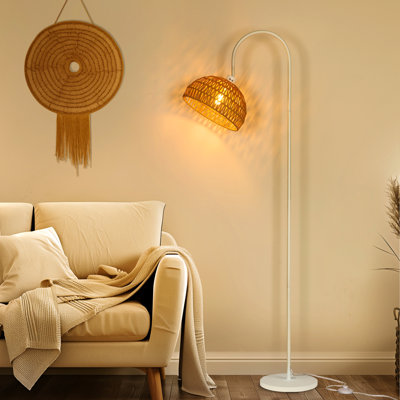 Lampe sur pied en rotin arqué 62 po Aarzo