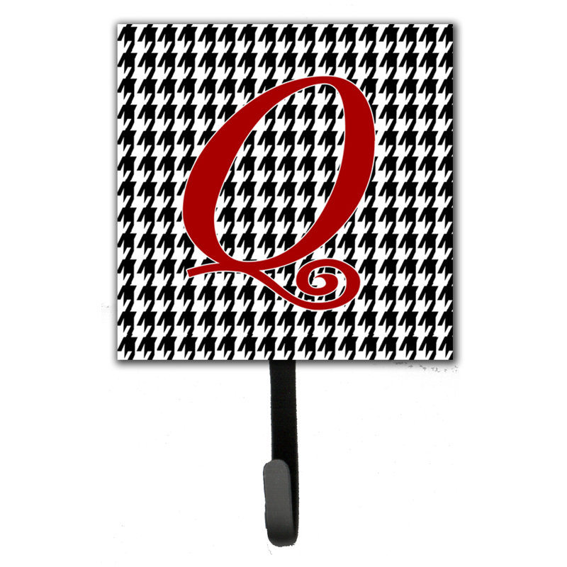 Crochet mural houndstooth monogramme, Q